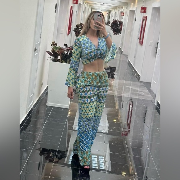 ZARA 🔥2 PIECE SET 🔥 BLOGGERS’ FAVORITE PRINT TOP WITH KNOT & WIDE LEG PANTS - Picture 10 of 16